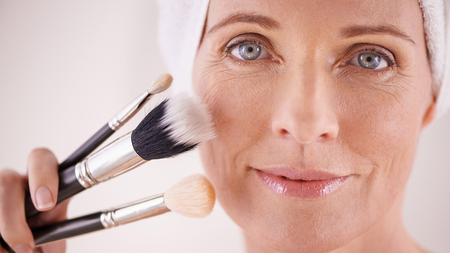 15 Makeup and Beauty Tips For Women Over 40 - Page 9 of 15